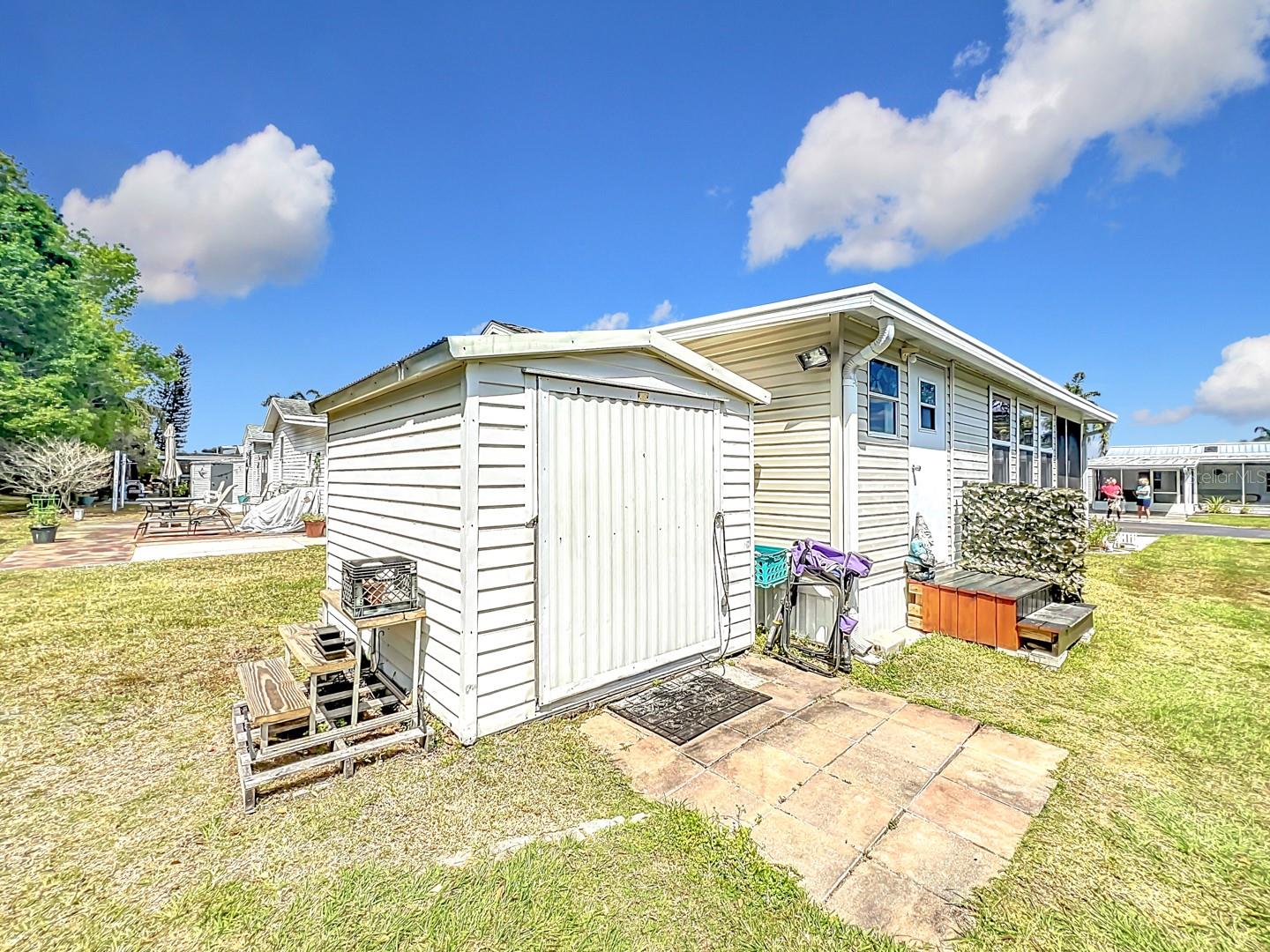 TB8362554 Property Photo