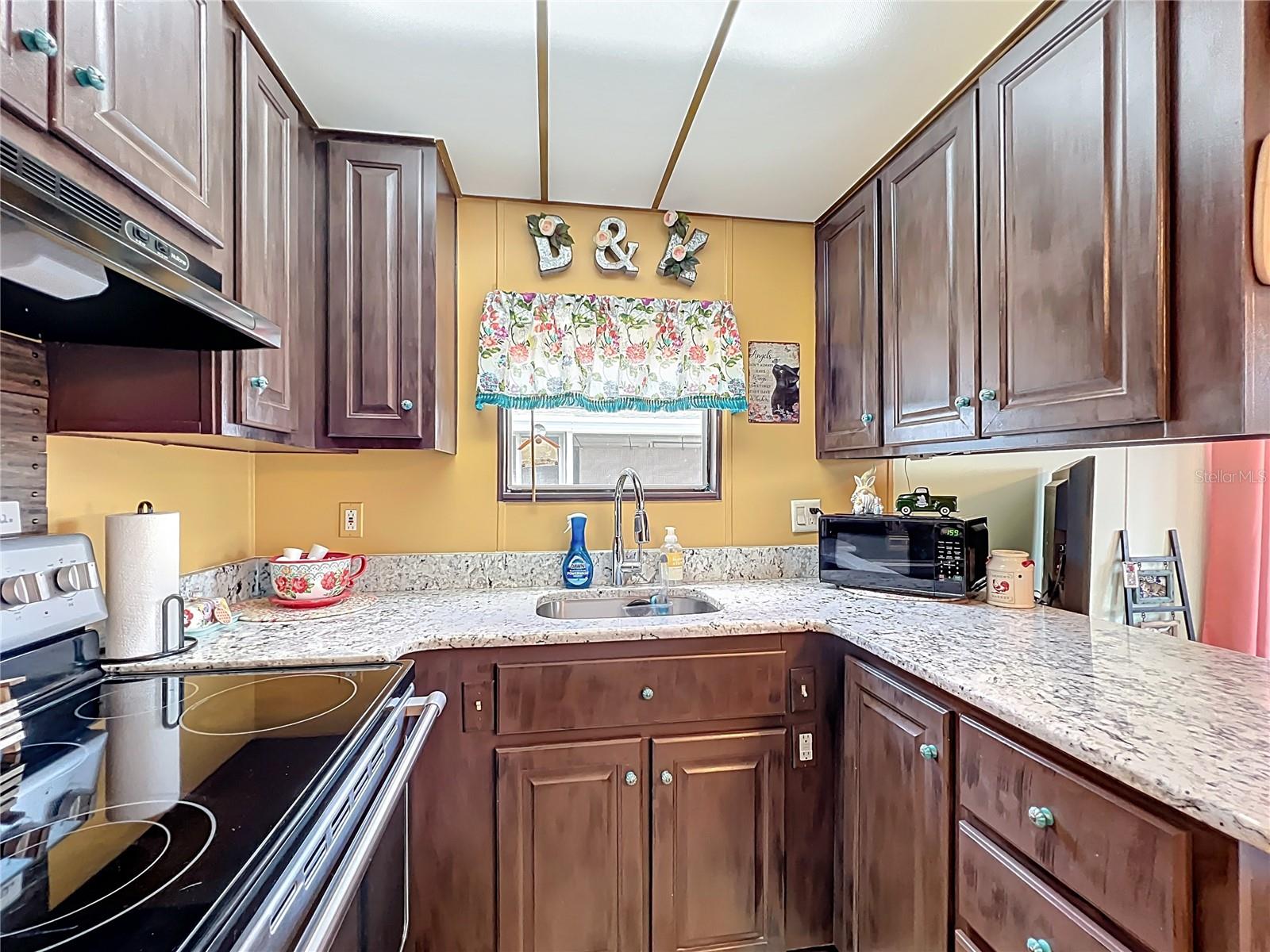 TB8362554 Property Photo