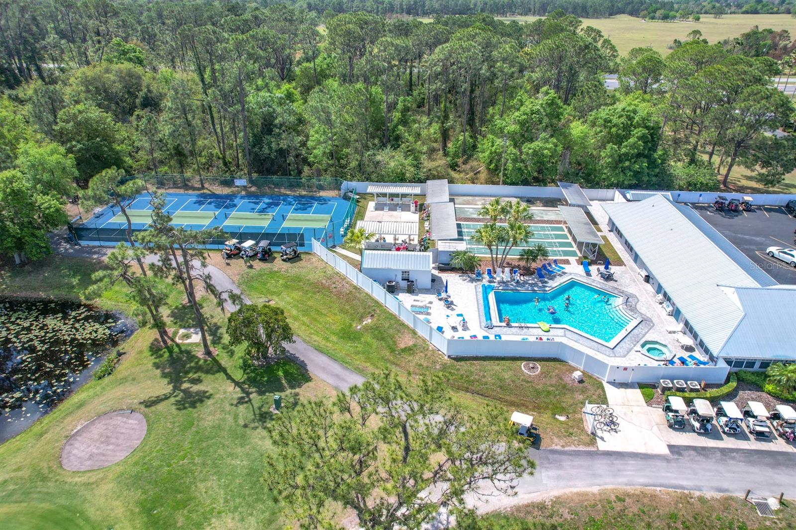 TB8362554 Property Photo