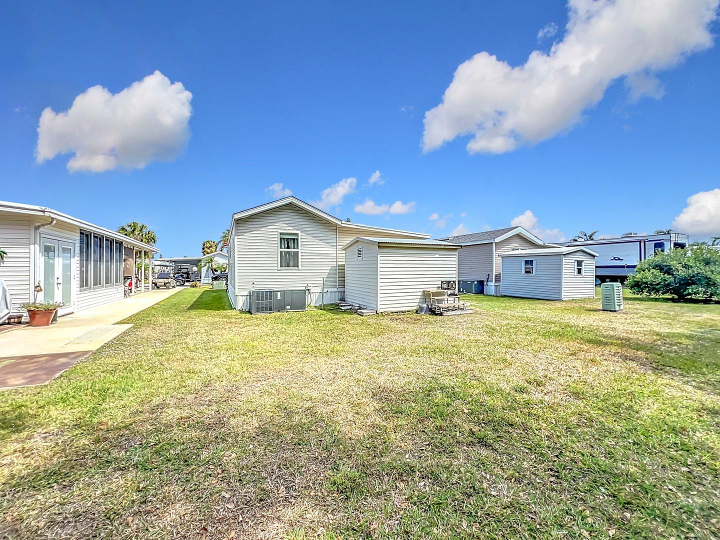 TB8362554 Property Photo