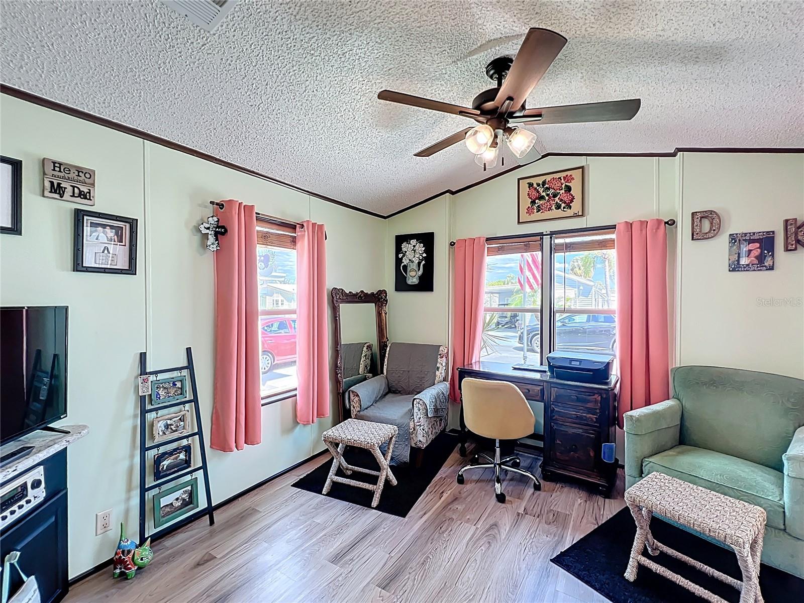 TB8362554 Property Photo