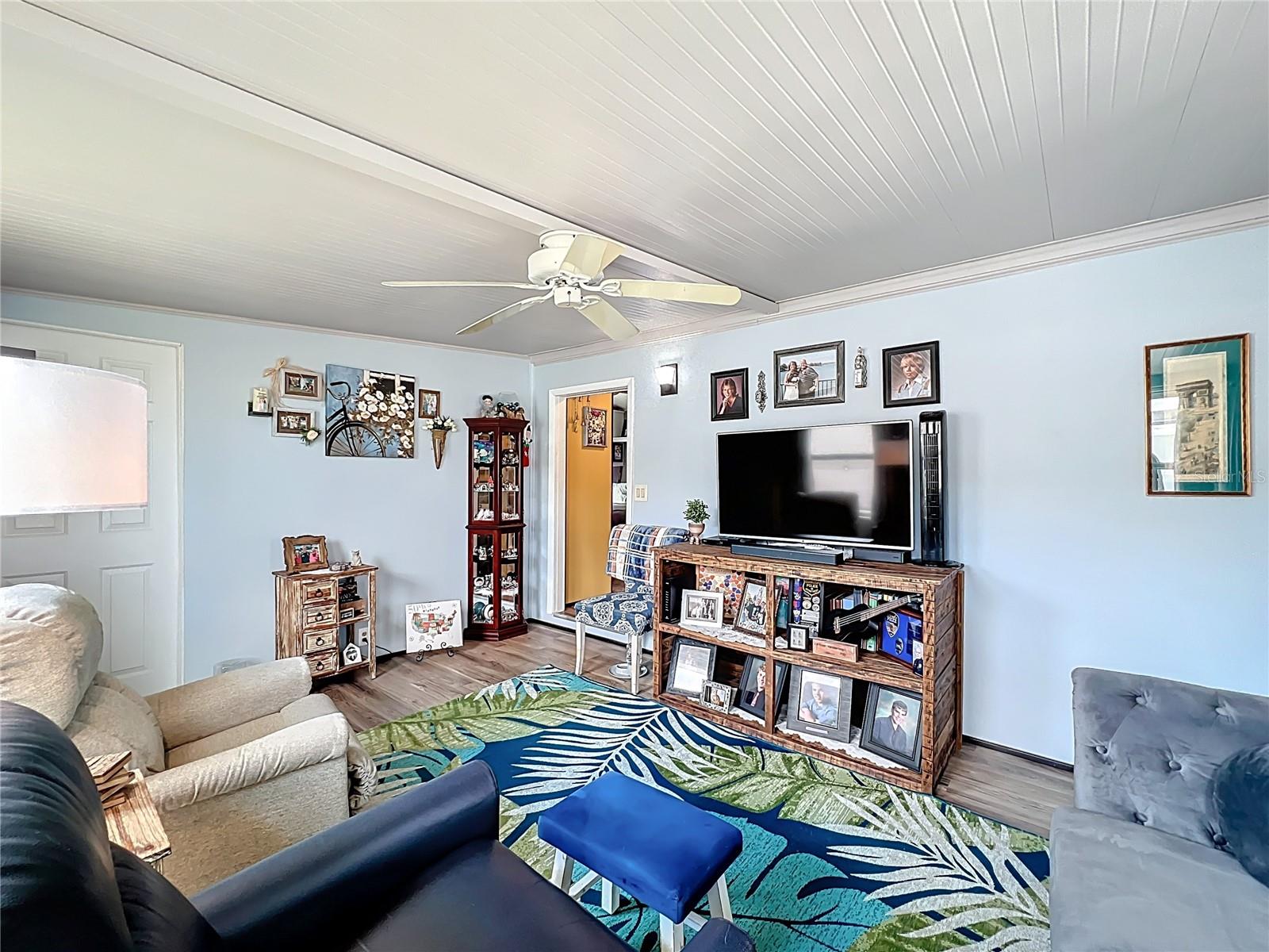 TB8362554 Property Photo