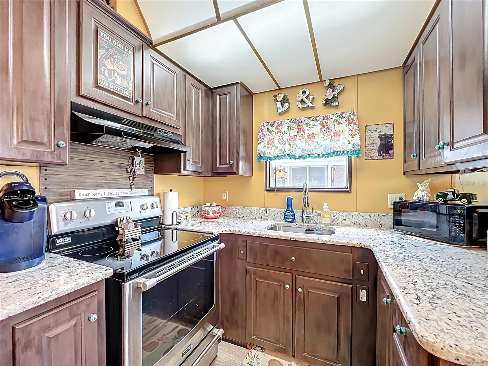 TB8362554 Property Photo