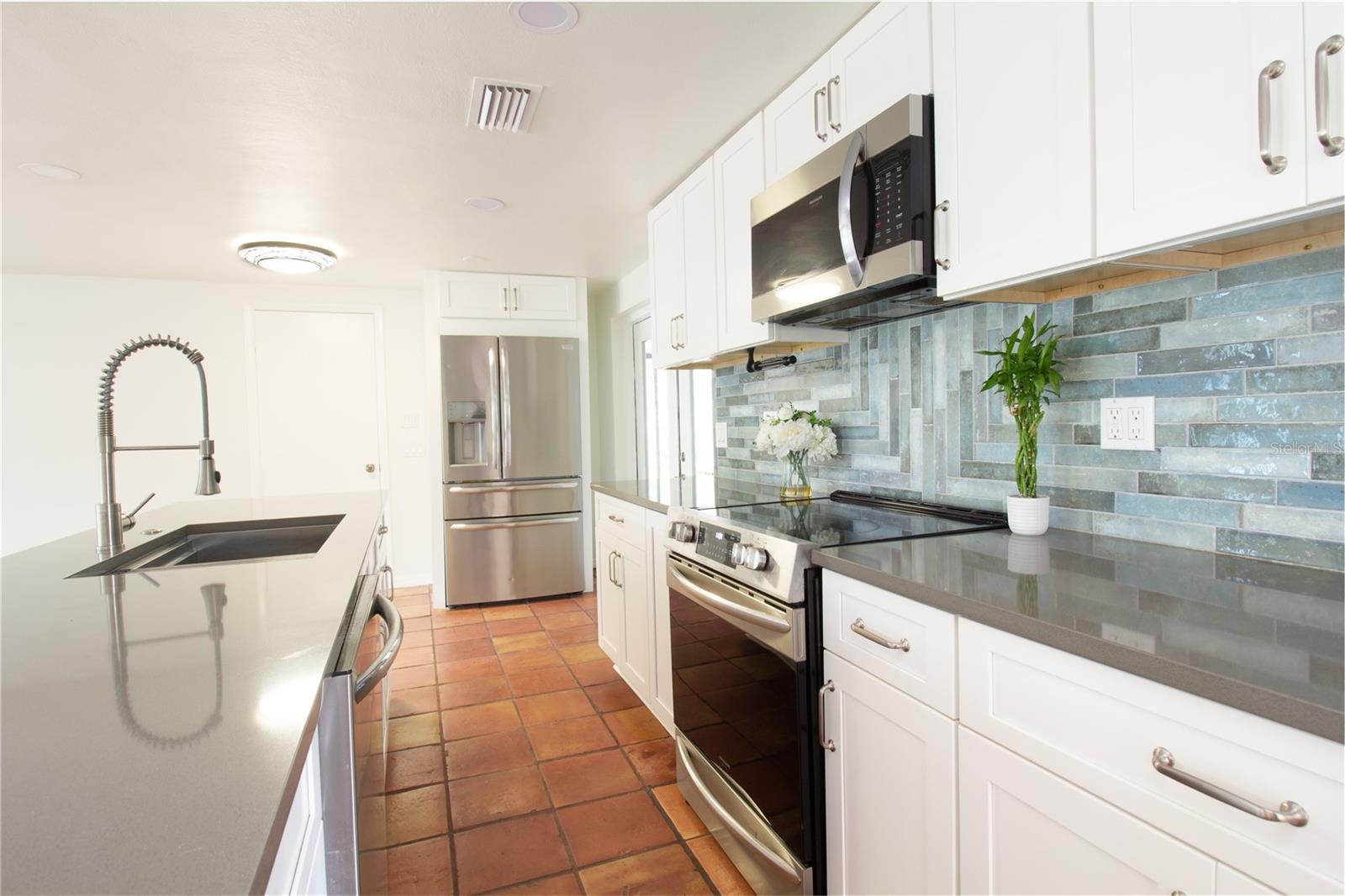 1754 PATRICIA AVE, DUNEDIN, FL, 34698