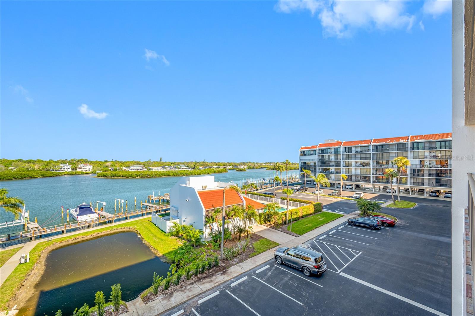 19111 VISTA BAY DR #402, INDIAN SHORES, FL, 33785