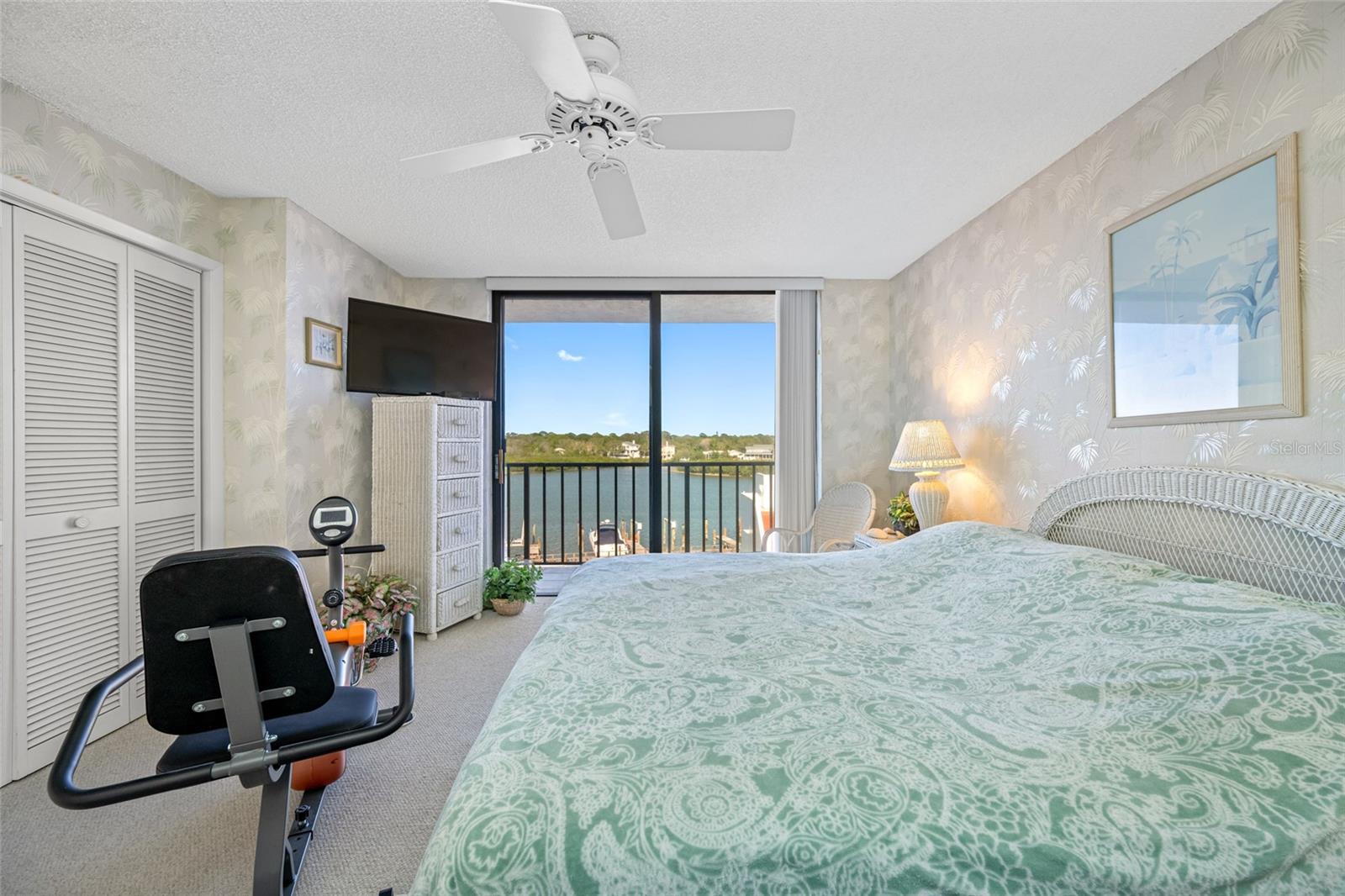 19111 VISTA BAY DR #402, INDIAN SHORES, FL, 33785