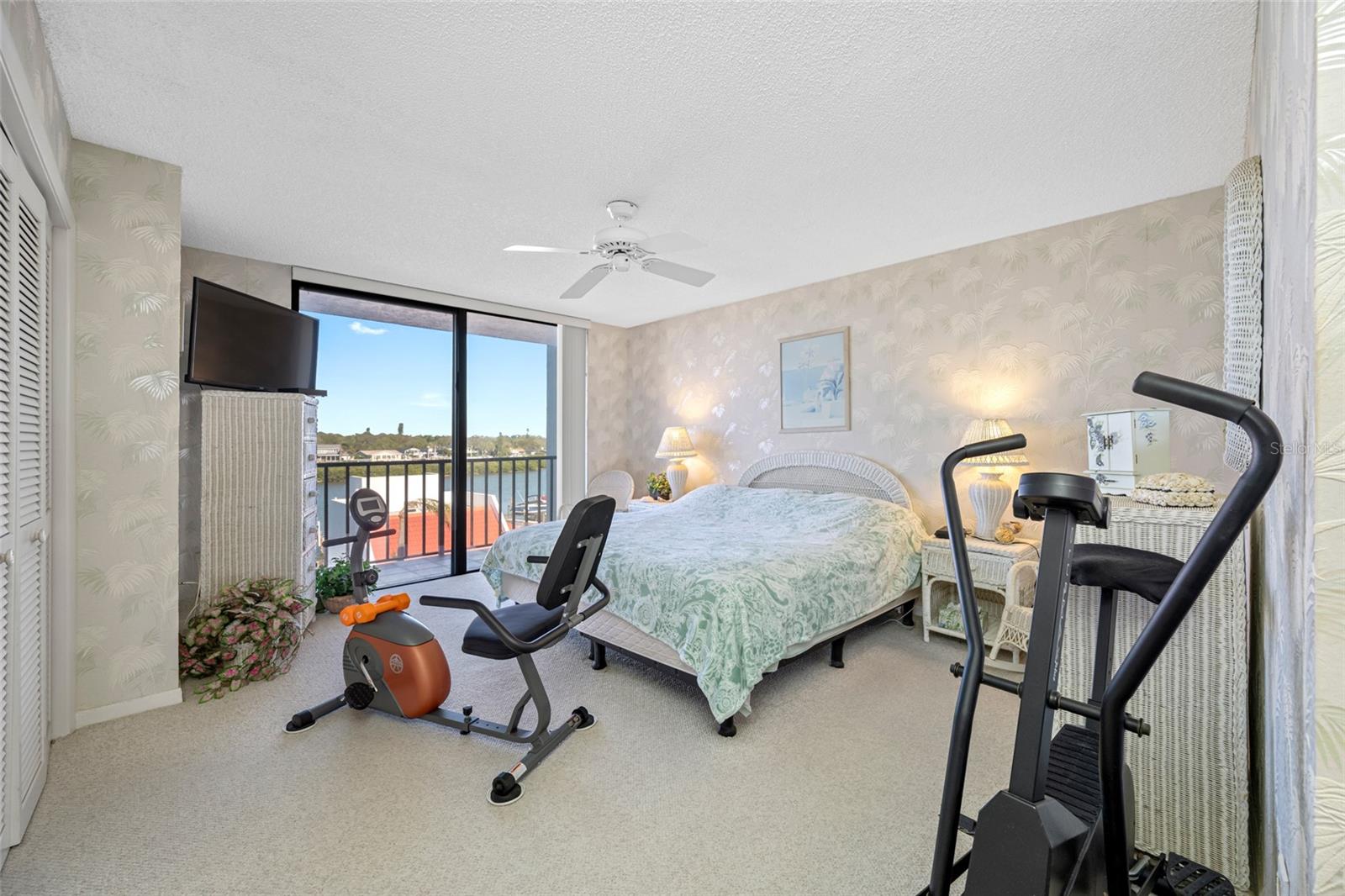 19111 VISTA BAY DR #402, INDIAN SHORES, FL, 33785