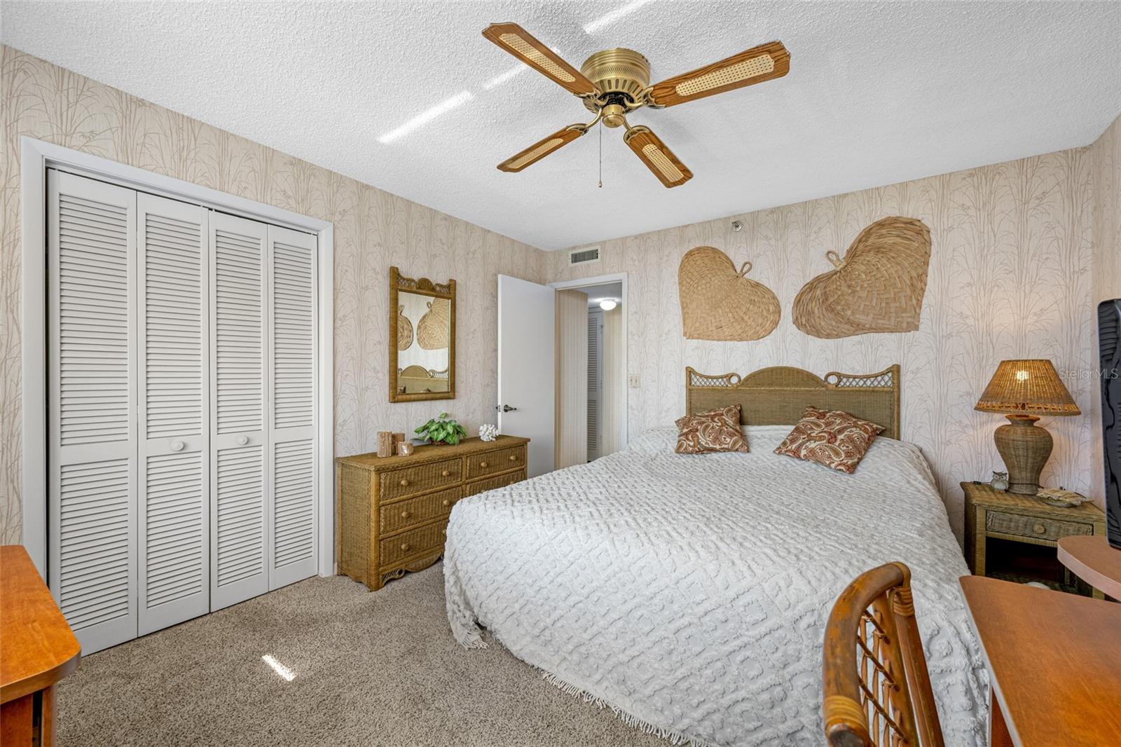 19111 VISTA BAY DR #402, INDIAN SHORES, FL, 33785