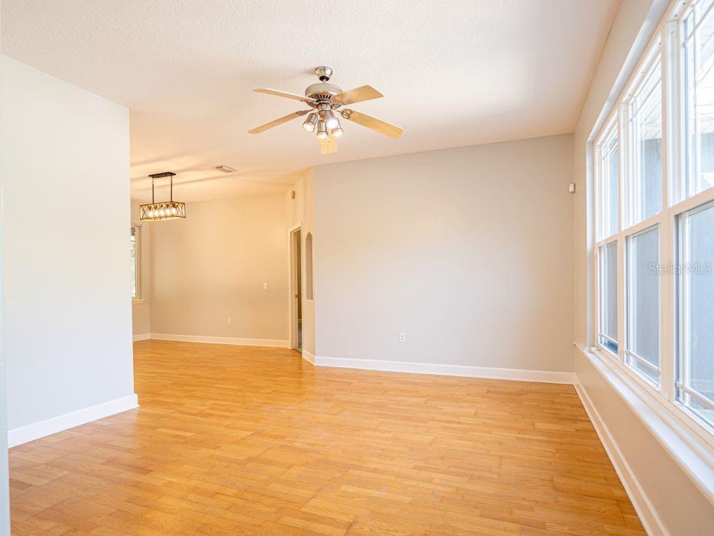 355 BRADDOCK AVE, OSTEEN, FL, 32764