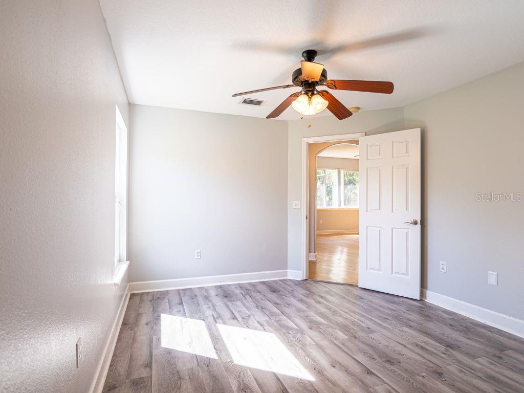 355 BRADDOCK AVE, OSTEEN, FL, 32764