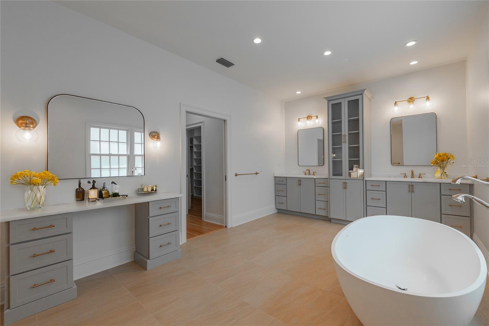 54 AEGEAN AVE, TAMPA, FL, 33606