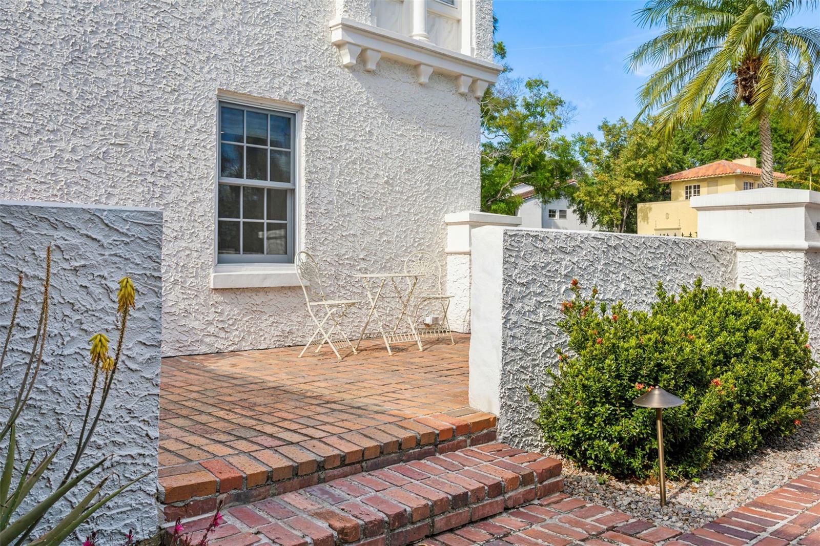 54 AEGEAN AVE, TAMPA, FL, 33606