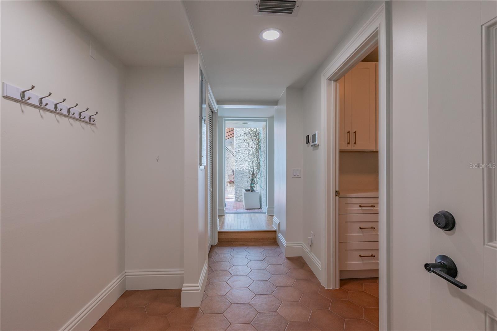 54 AEGEAN AVE, TAMPA, FL, 33606