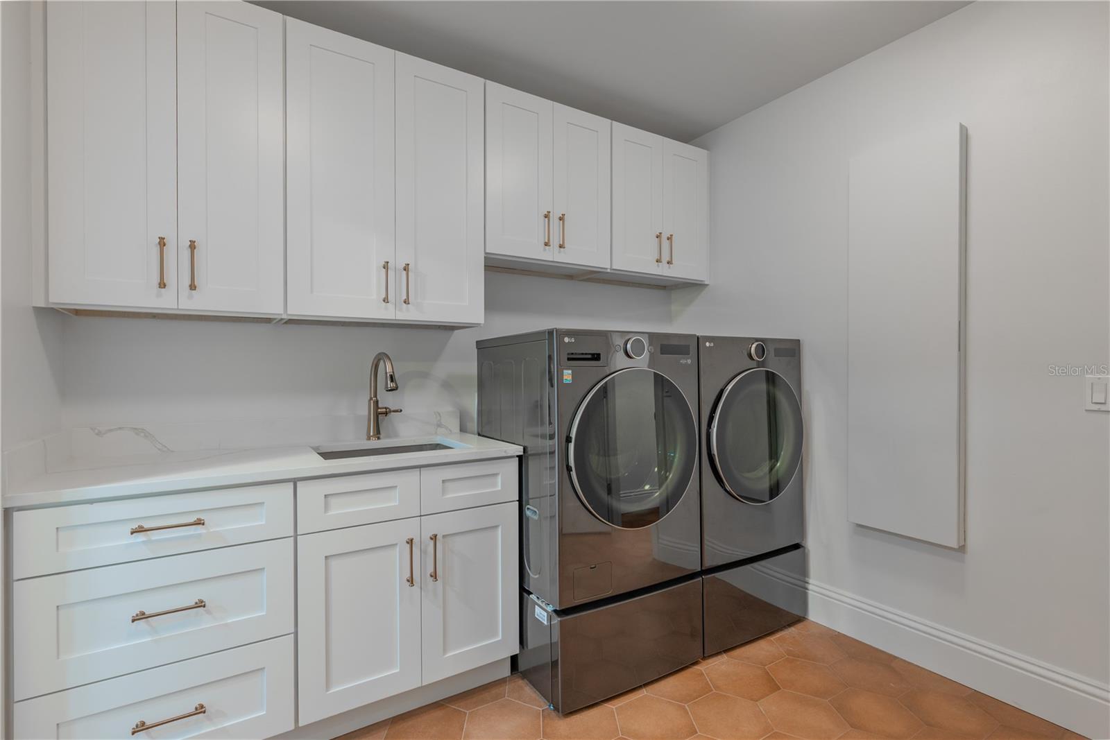 54 AEGEAN AVE, TAMPA, FL, 33606