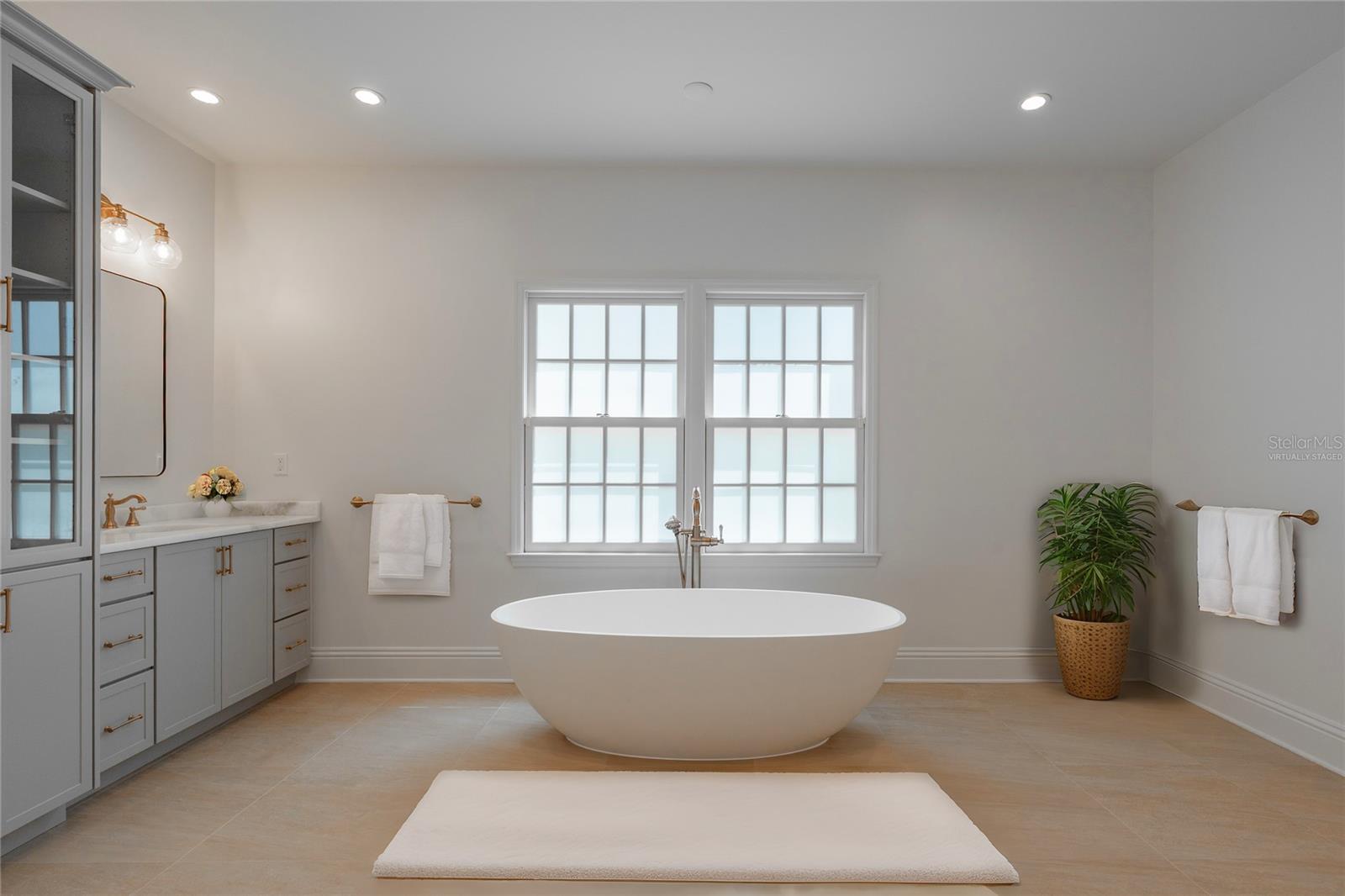 54 AEGEAN AVE, TAMPA, FL, 33606