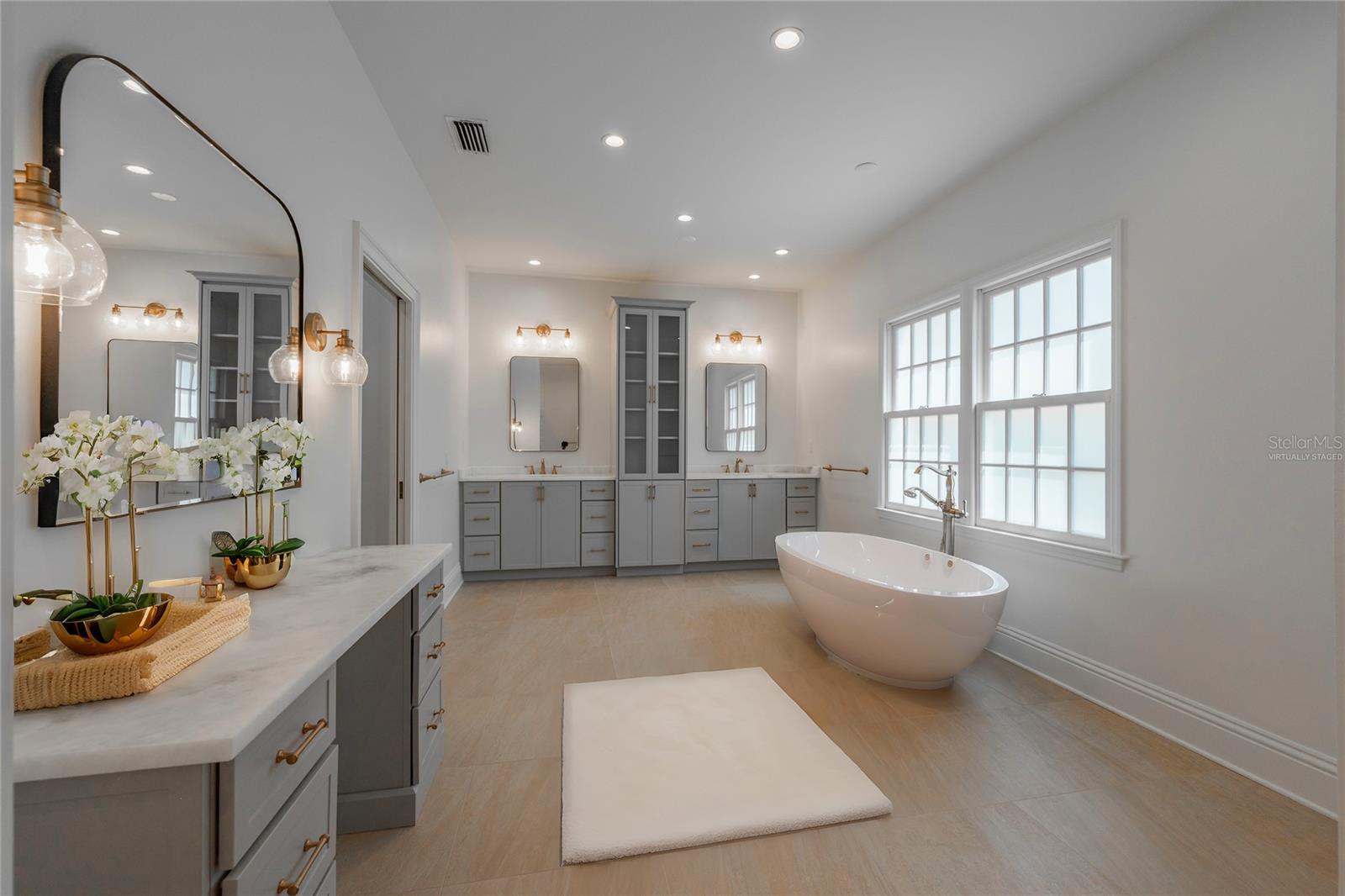 54 AEGEAN AVE, TAMPA, FL, 33606
