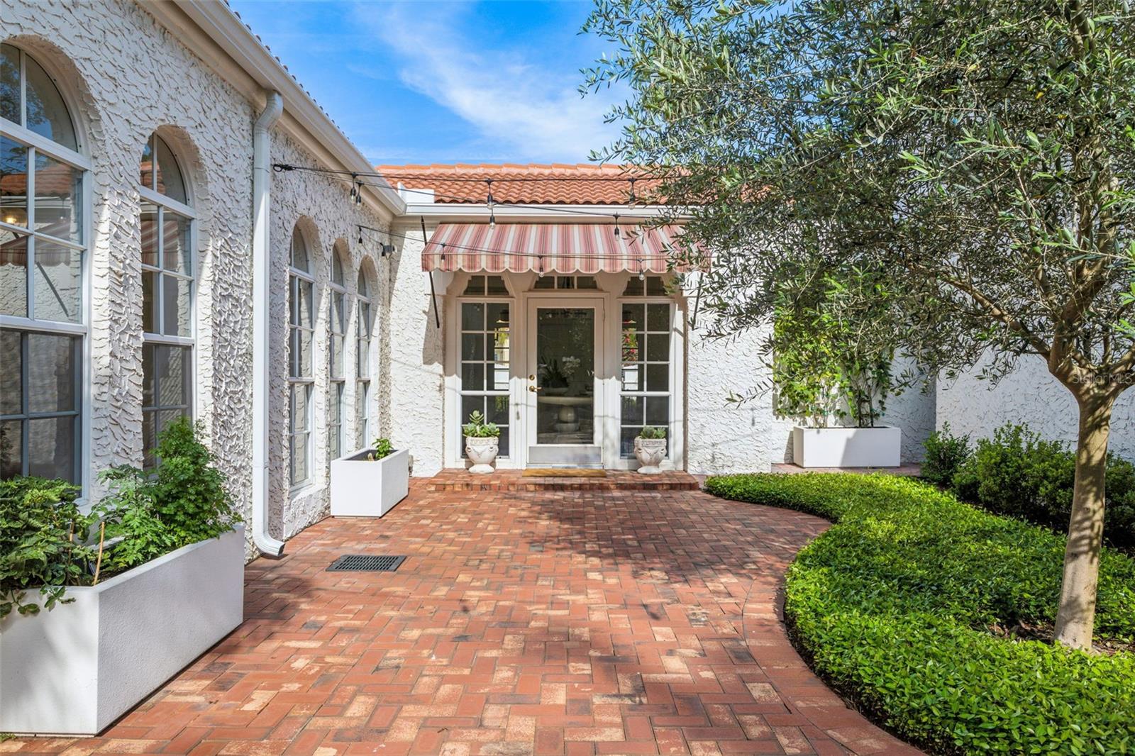54 AEGEAN AVE, TAMPA, FL, 33606