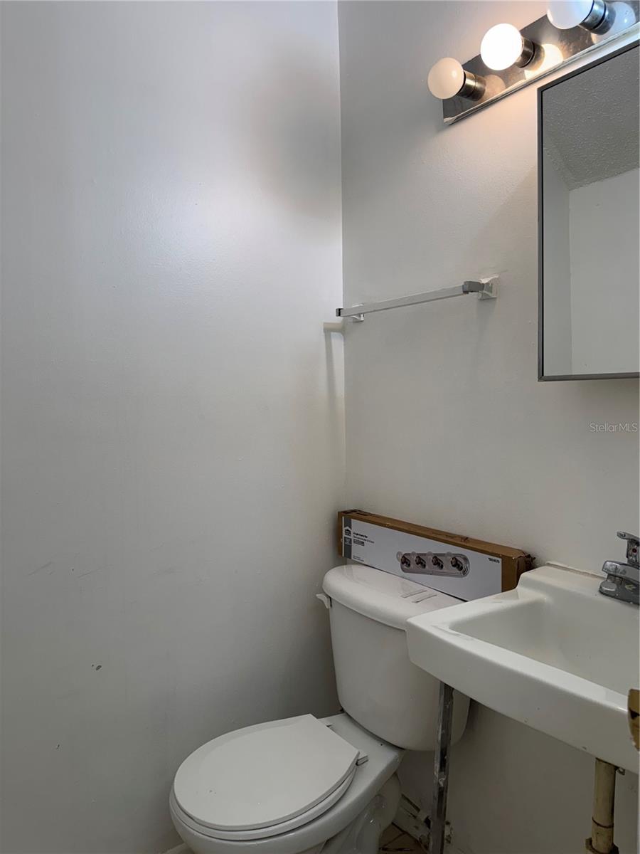 4113 S SEMORAN BLVD #4, ORLANDO, FL, 32822