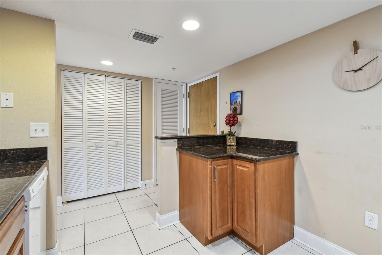 2595 COUNTRYSIDE BLVD #8-305, CLEARWATER, FL, 33761