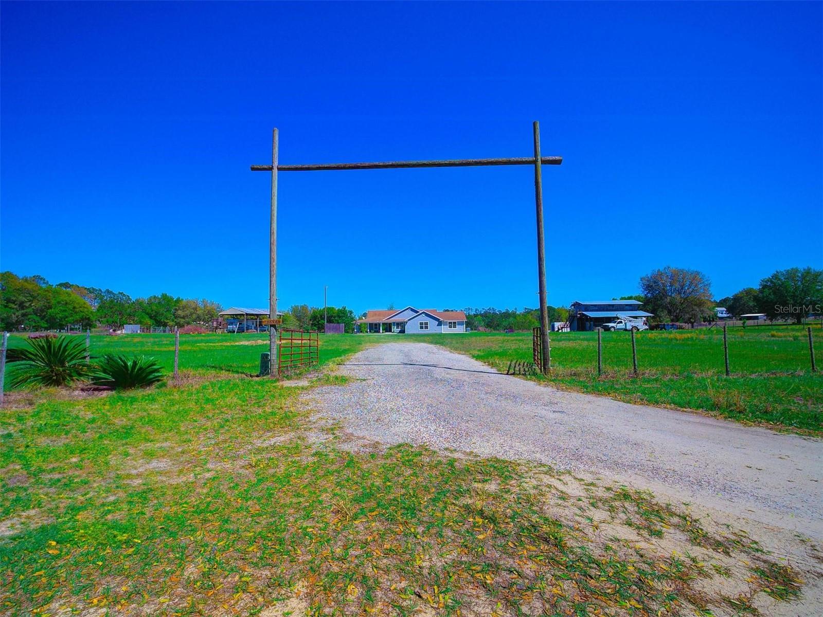41636 OUTLAW LN, WEIRSDALE, FL, 32195