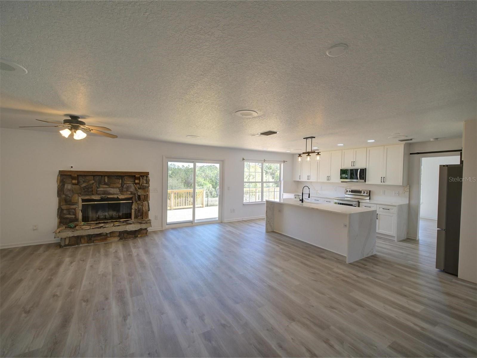 41636 OUTLAW LN, WEIRSDALE, FL, 32195