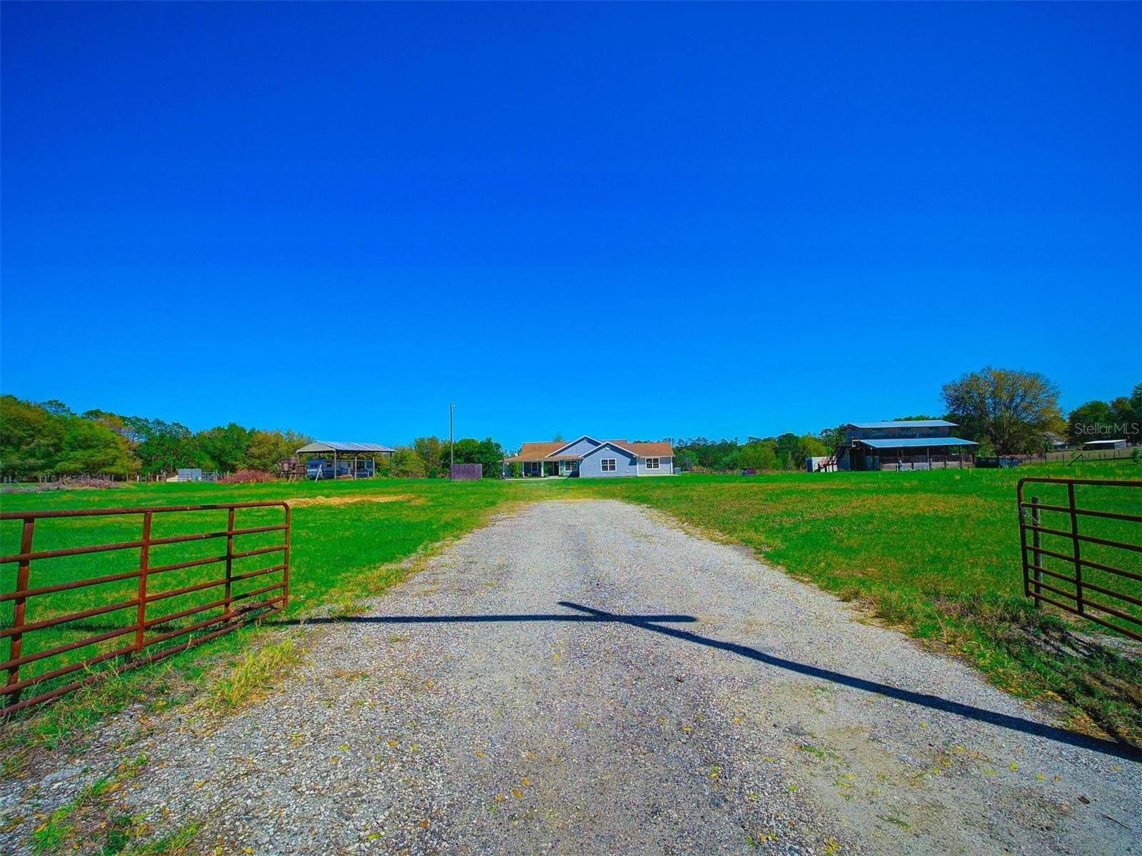 41636 OUTLAW LN, WEIRSDALE, FL, 32195