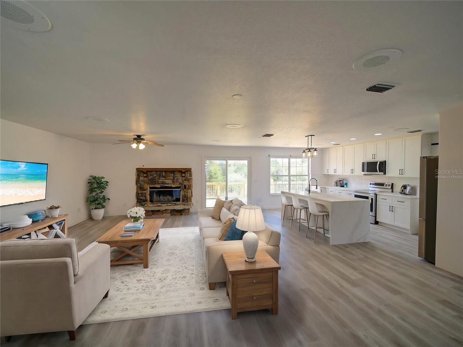 41636 OUTLAW LN, WEIRSDALE, FL, 32195