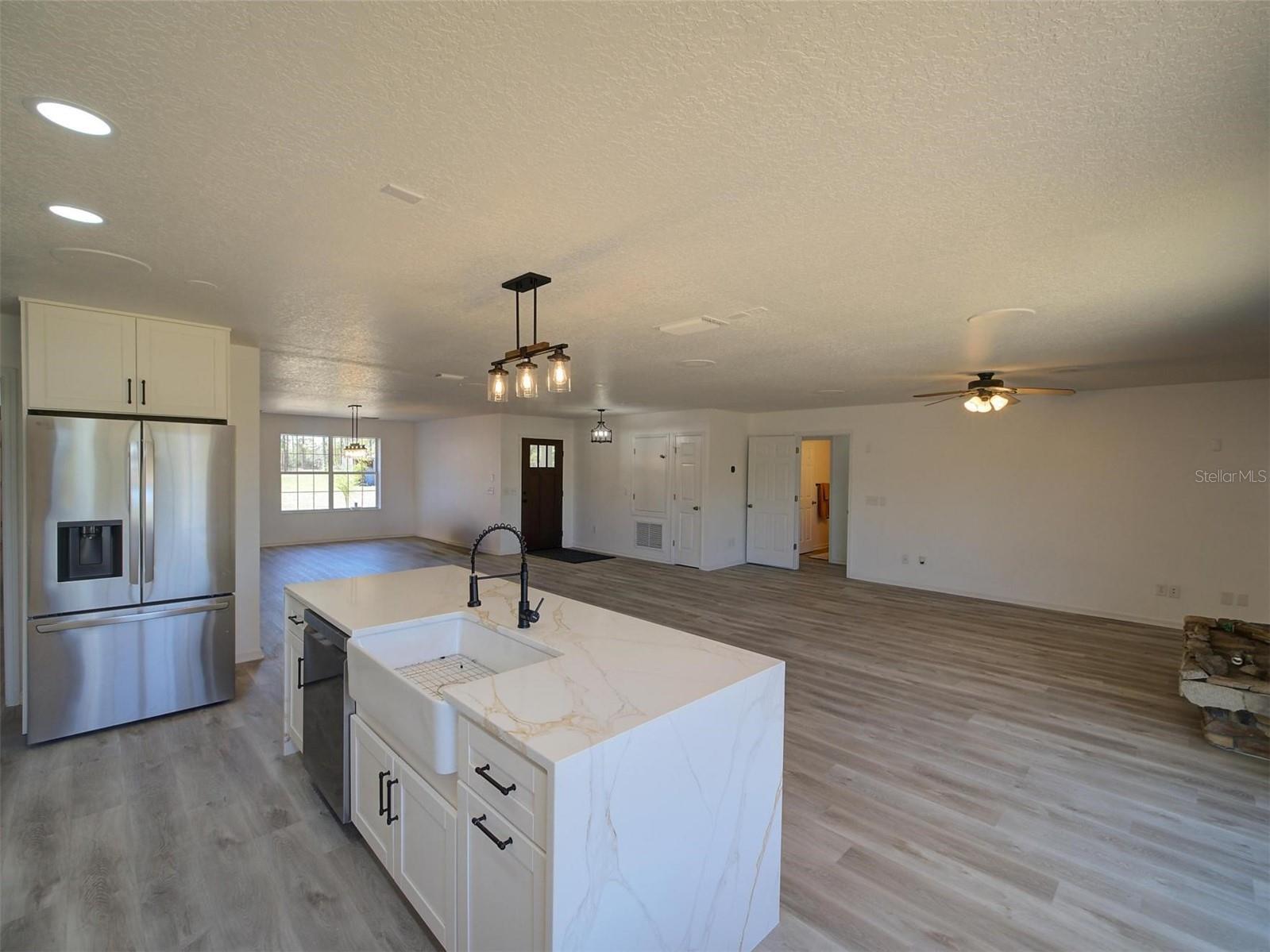 41636 OUTLAW LN, WEIRSDALE, FL, 32195