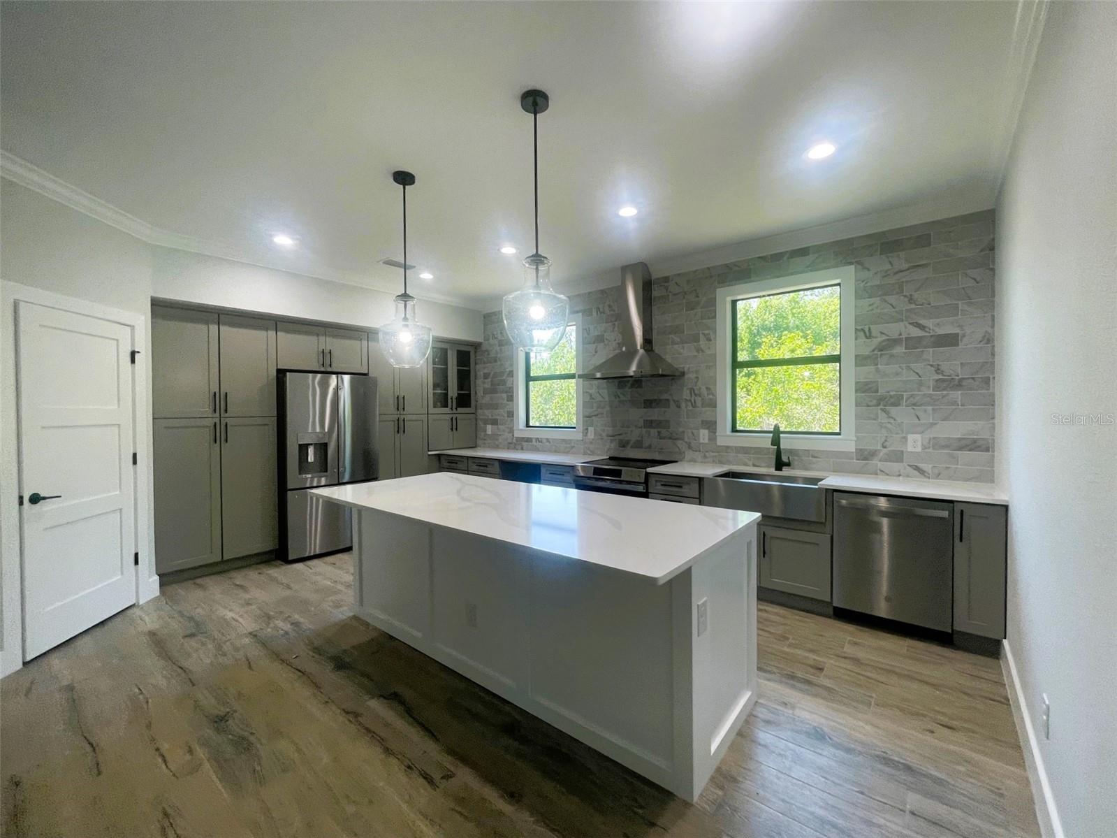 220 JENNIFER DR, ROTONDA WEST, FL, 33947