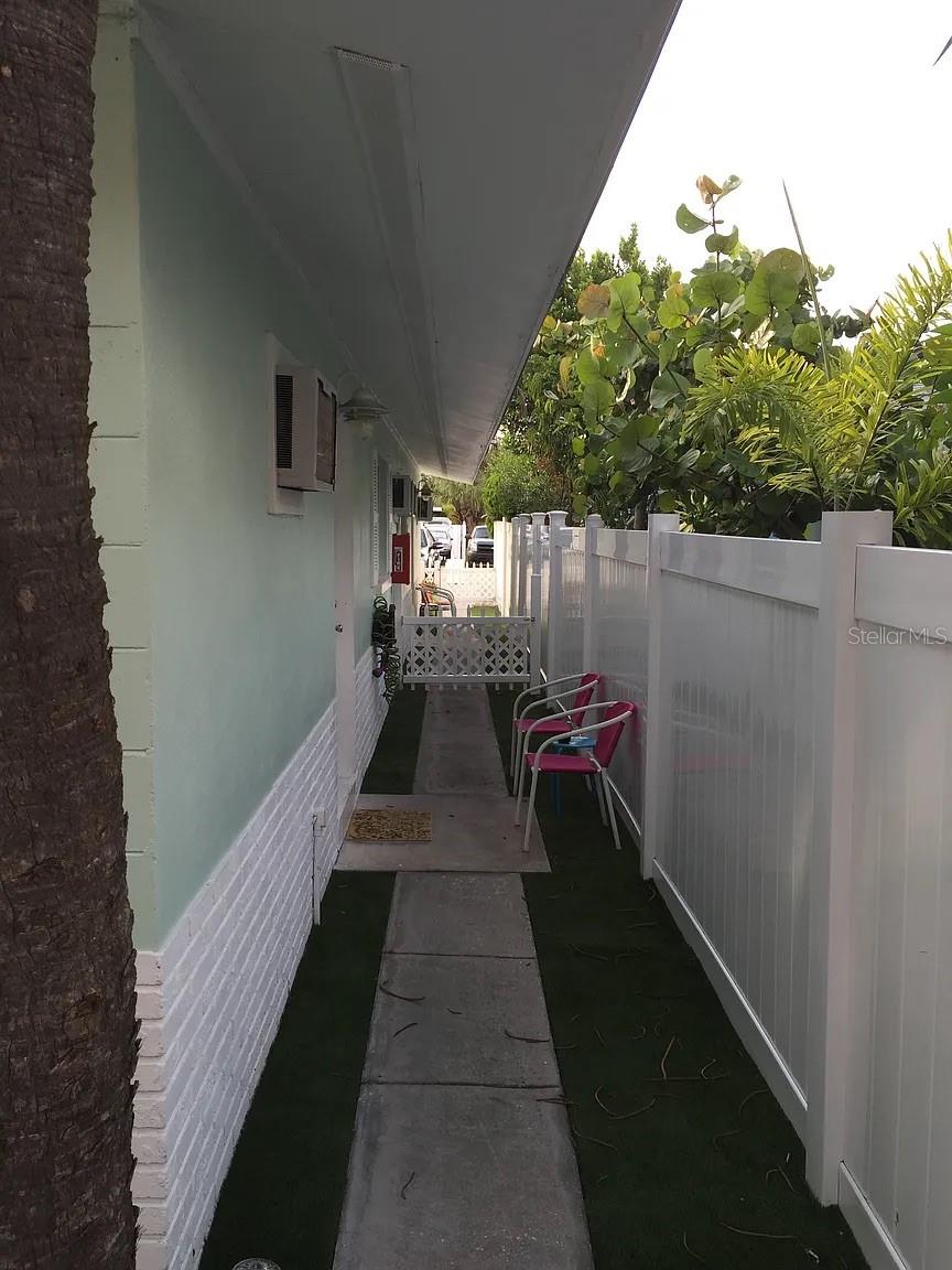 520 69TH AVE #1-4, ST PETERSBURG, FL, 33706