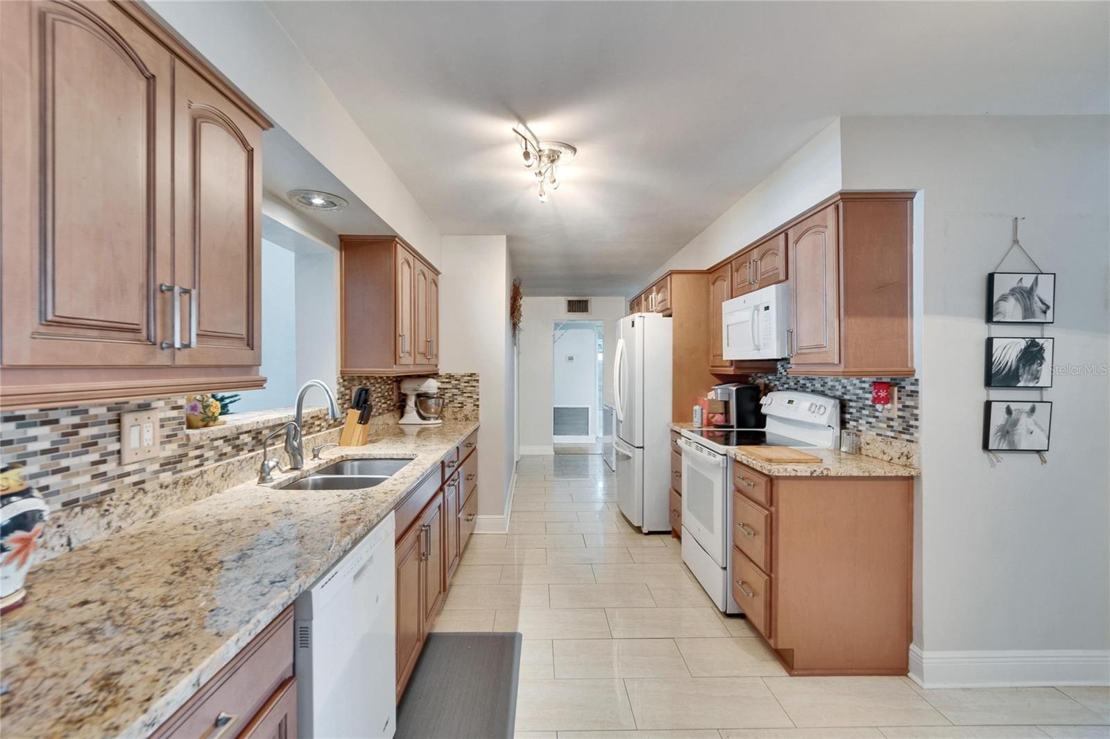 1503 ARROWHEAD DR, SUN CITY CENTER, FL, 33573