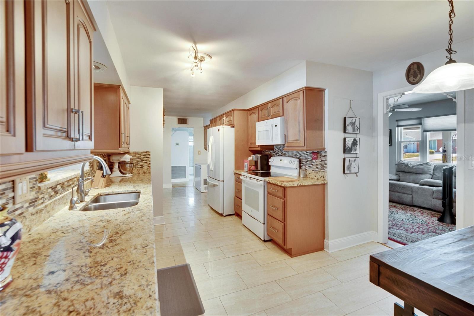 1503 ARROWHEAD DR, SUN CITY CENTER, FL, 33573