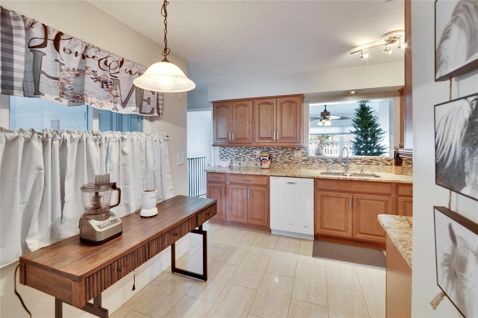 1503 ARROWHEAD DR, SUN CITY CENTER, FL, 33573