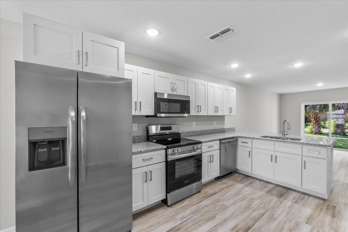 302 AVE P NW, WINTER HAVEN, FL, 33881