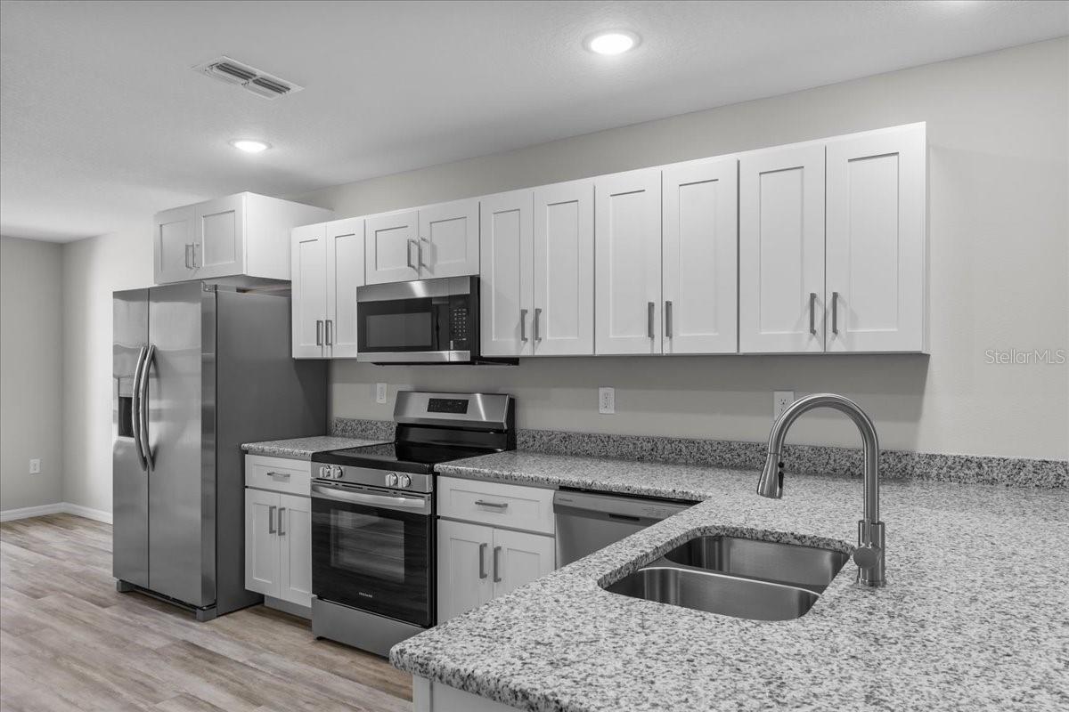 302 AVE P NW, WINTER HAVEN, FL, 33881