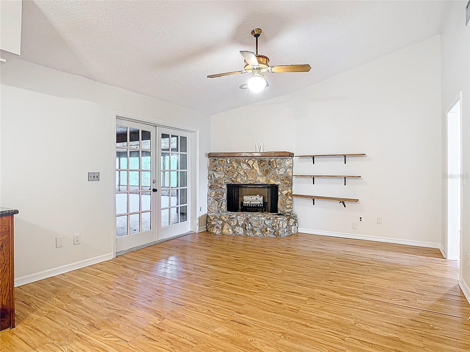 318 MITNIK DR, DELTONA, FL, 32738