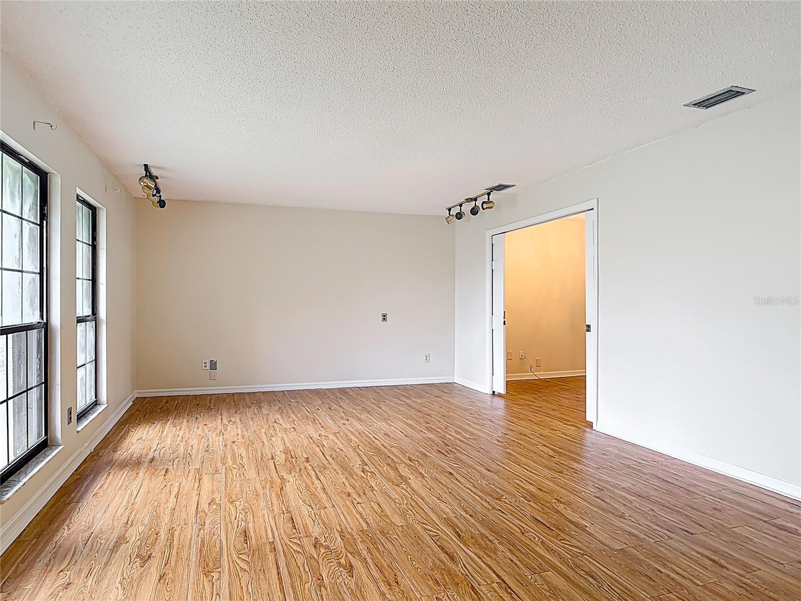 318 MITNIK DR, DELTONA, FL, 32738