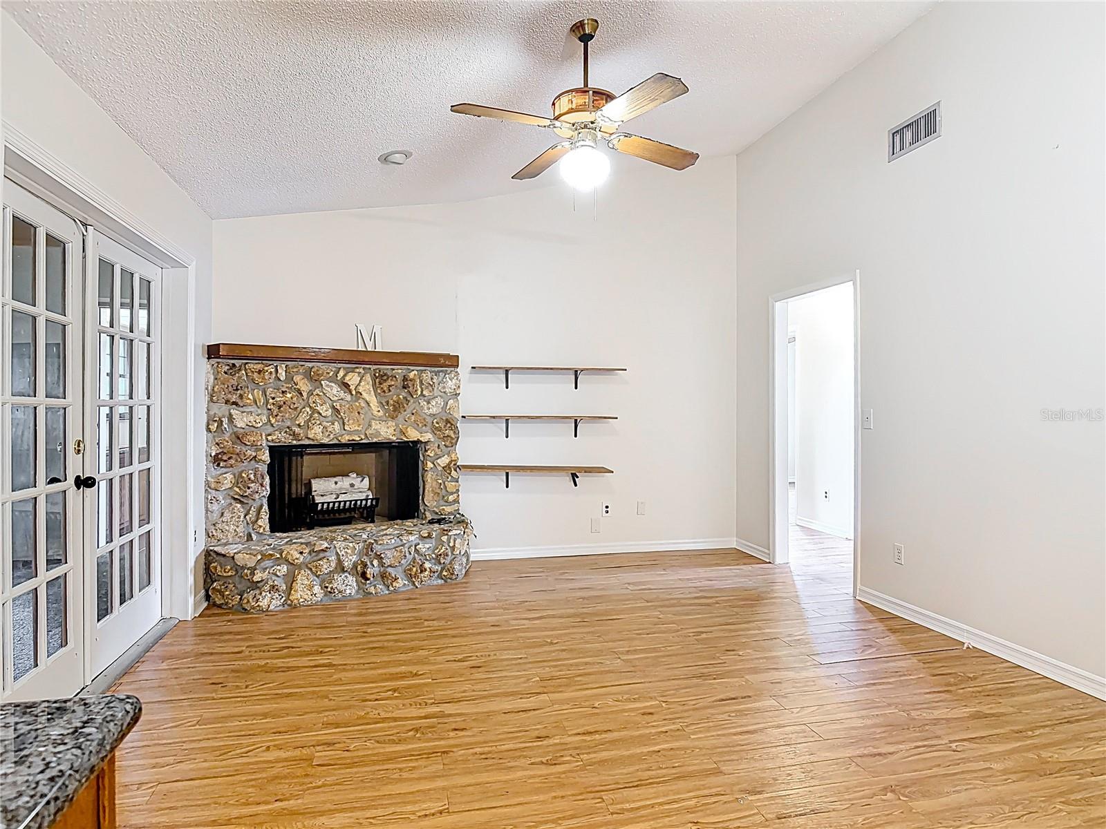 318 MITNIK DR, DELTONA, FL, 32738