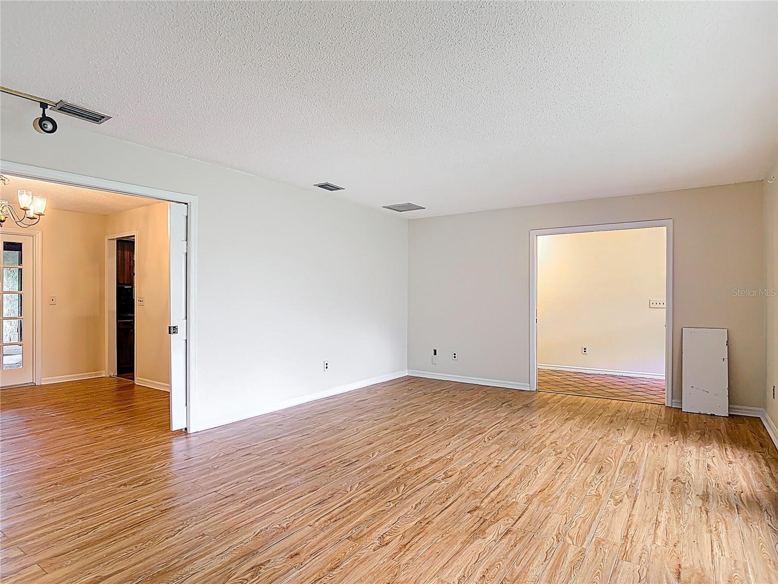 318 MITNIK DR, DELTONA, FL, 32738