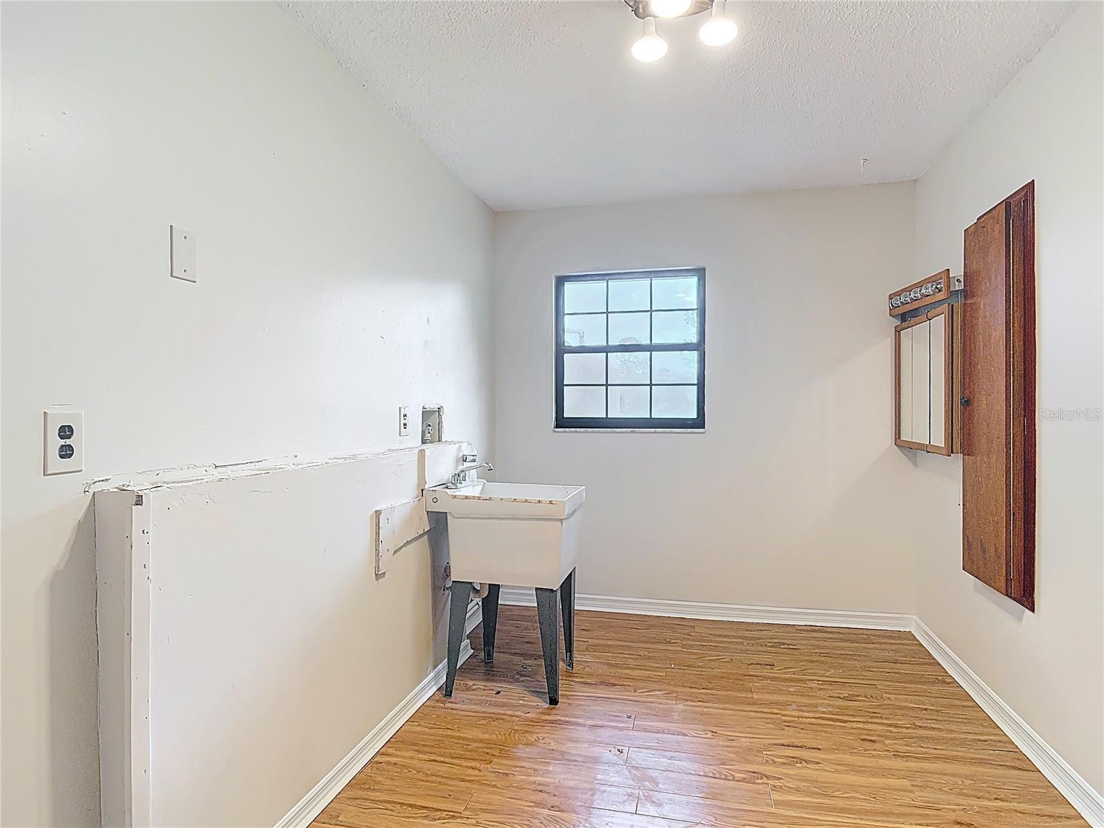 318 MITNIK DR, DELTONA, FL, 32738