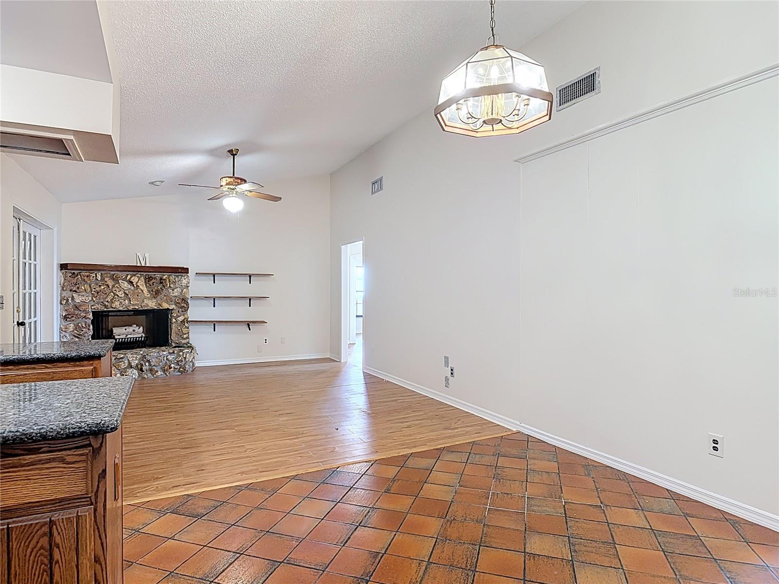 318 MITNIK DR, DELTONA, FL, 32738