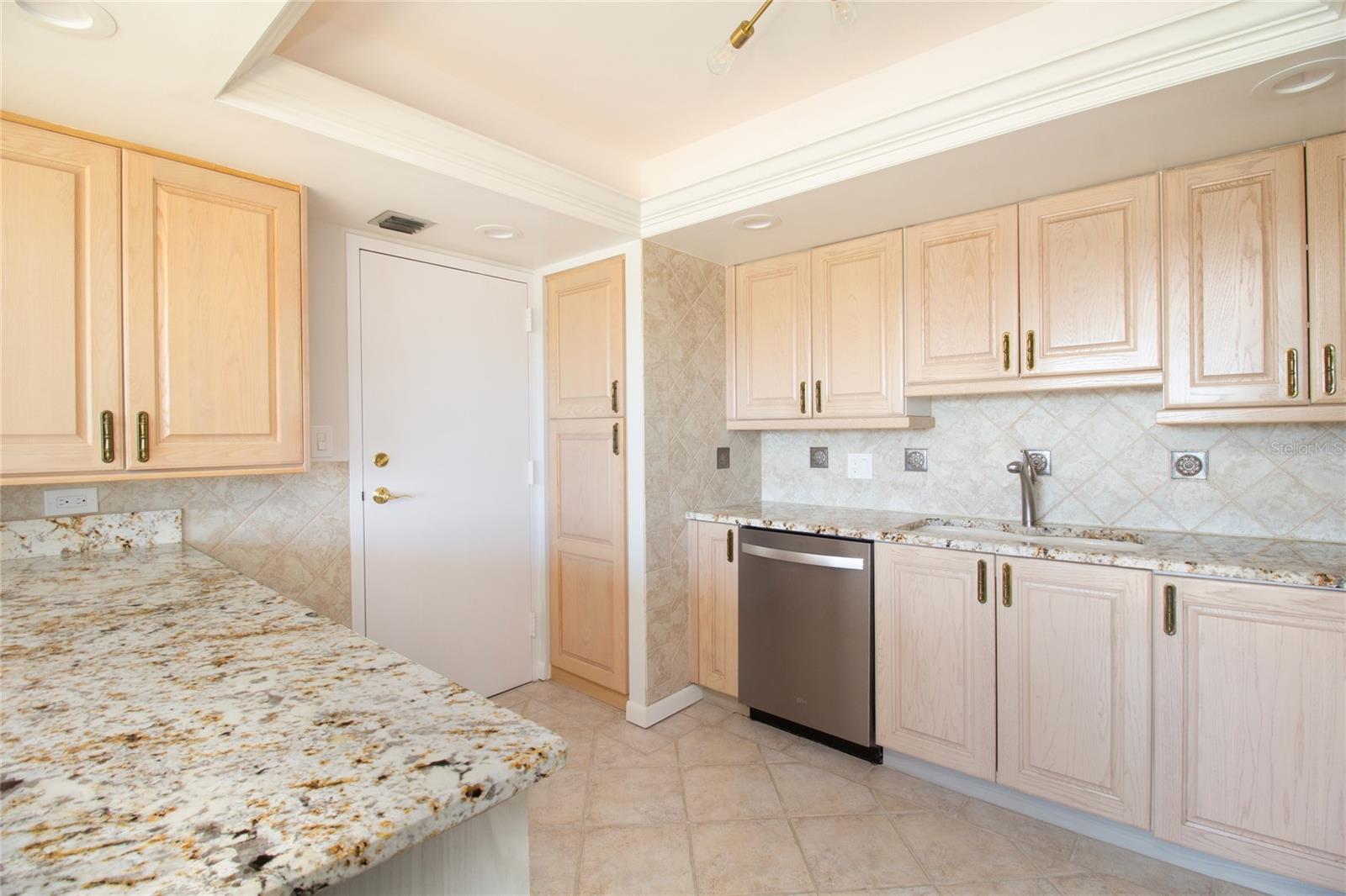 1621 GULF BLVD #308, CLEARWATER BEACH, FL, 33767