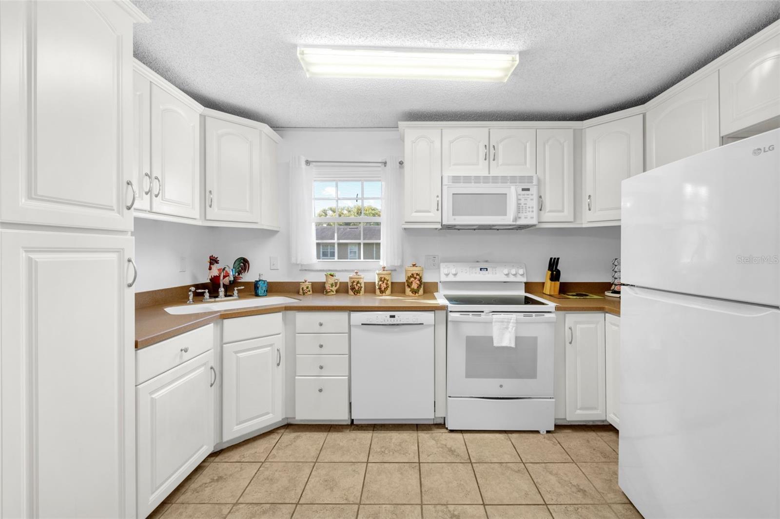 14428 REUTER STRASSE CIR #118, TAMPA, FL, 33613