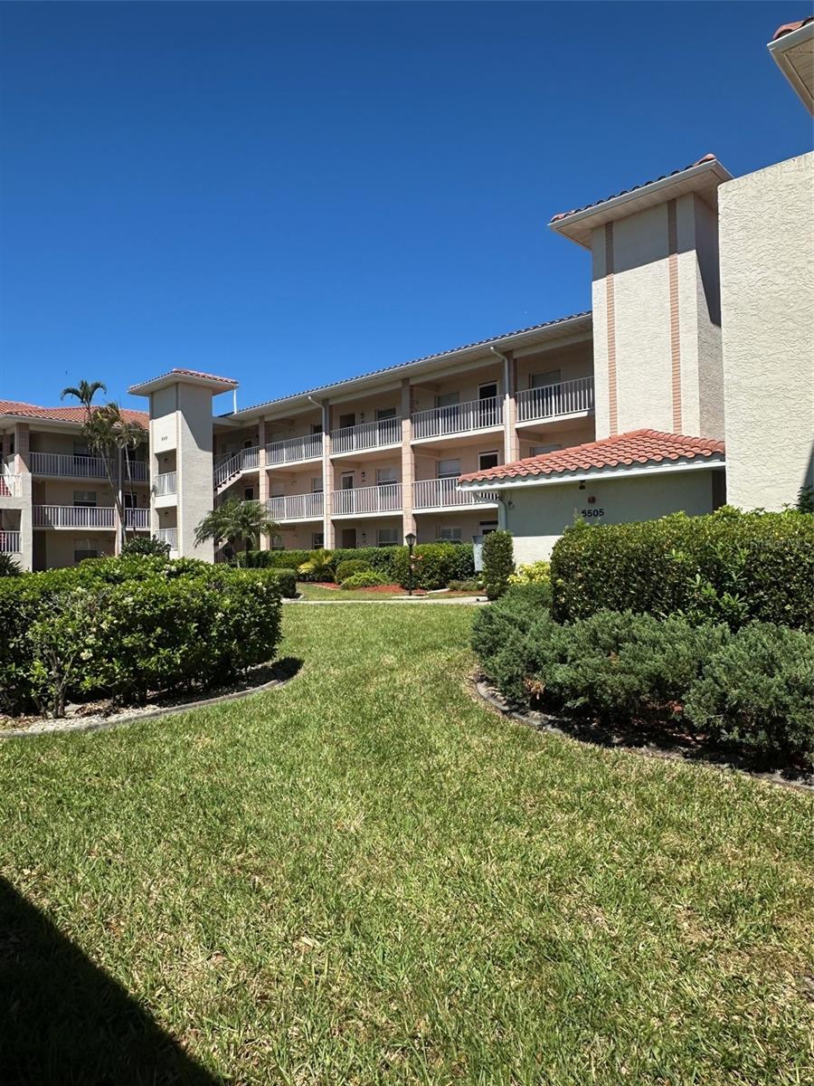 6505 STONE RIVER RD #306, BRADENTON, FL, 34203