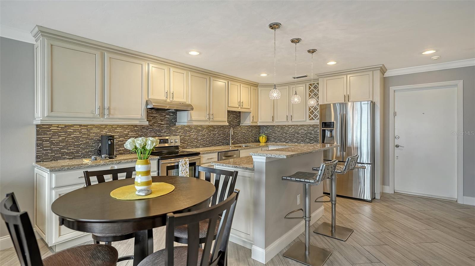 37 SUNSET DR #12, SARASOTA, FL, 34236