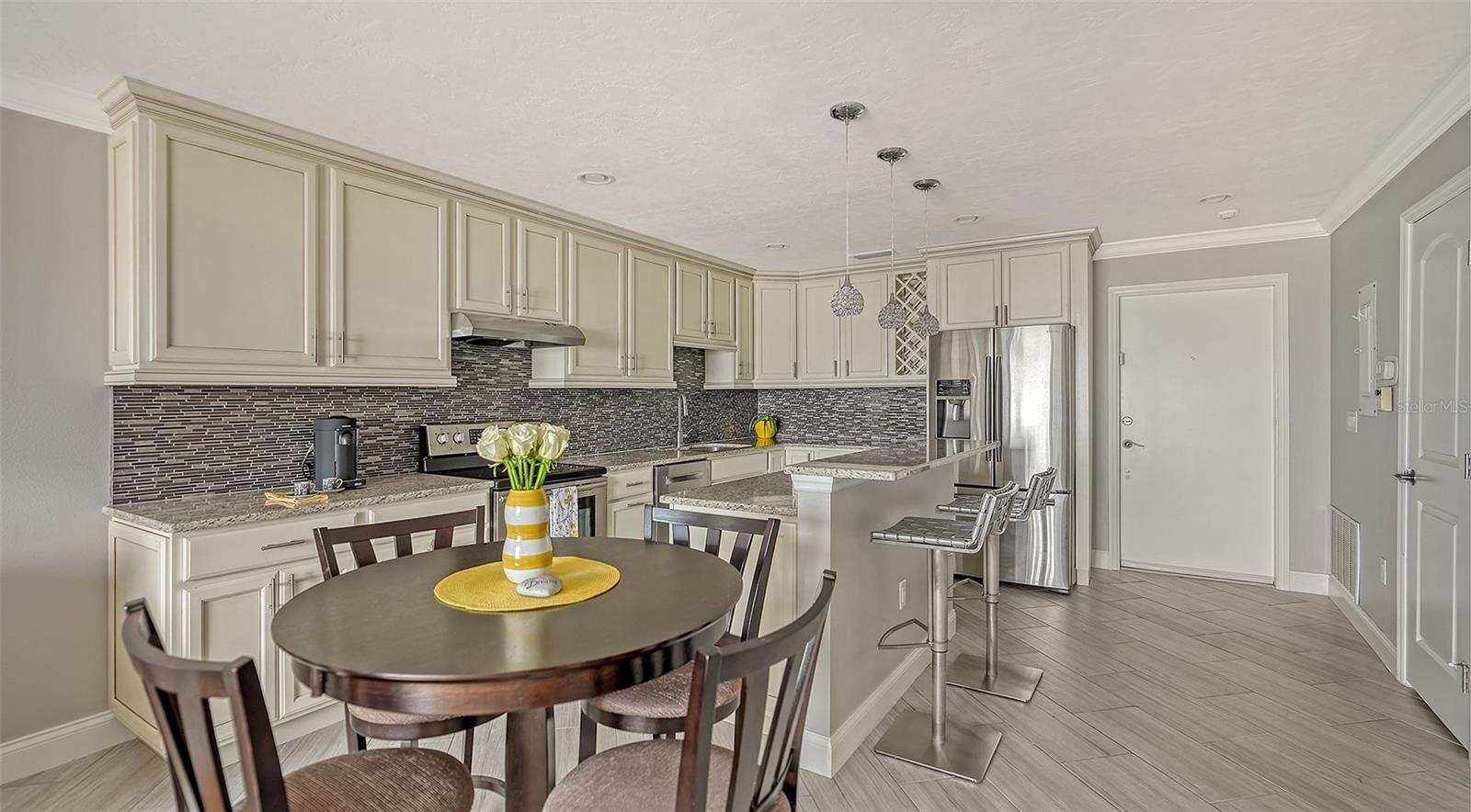 37 SUNSET DR #12, SARASOTA, FL, 34236