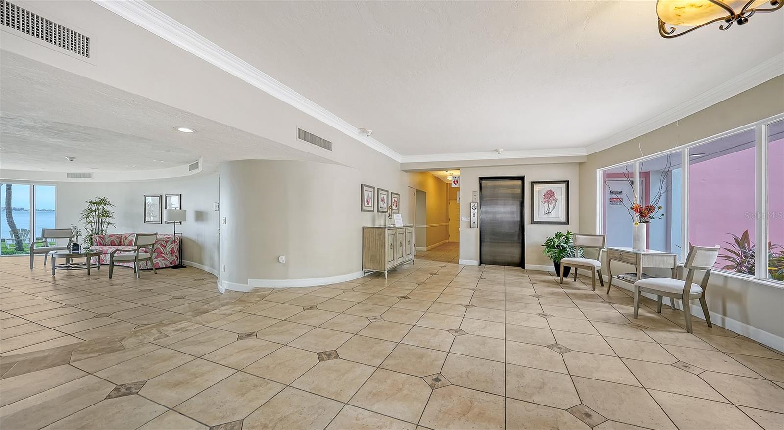 37 SUNSET DR #12, SARASOTA, FL, 34236