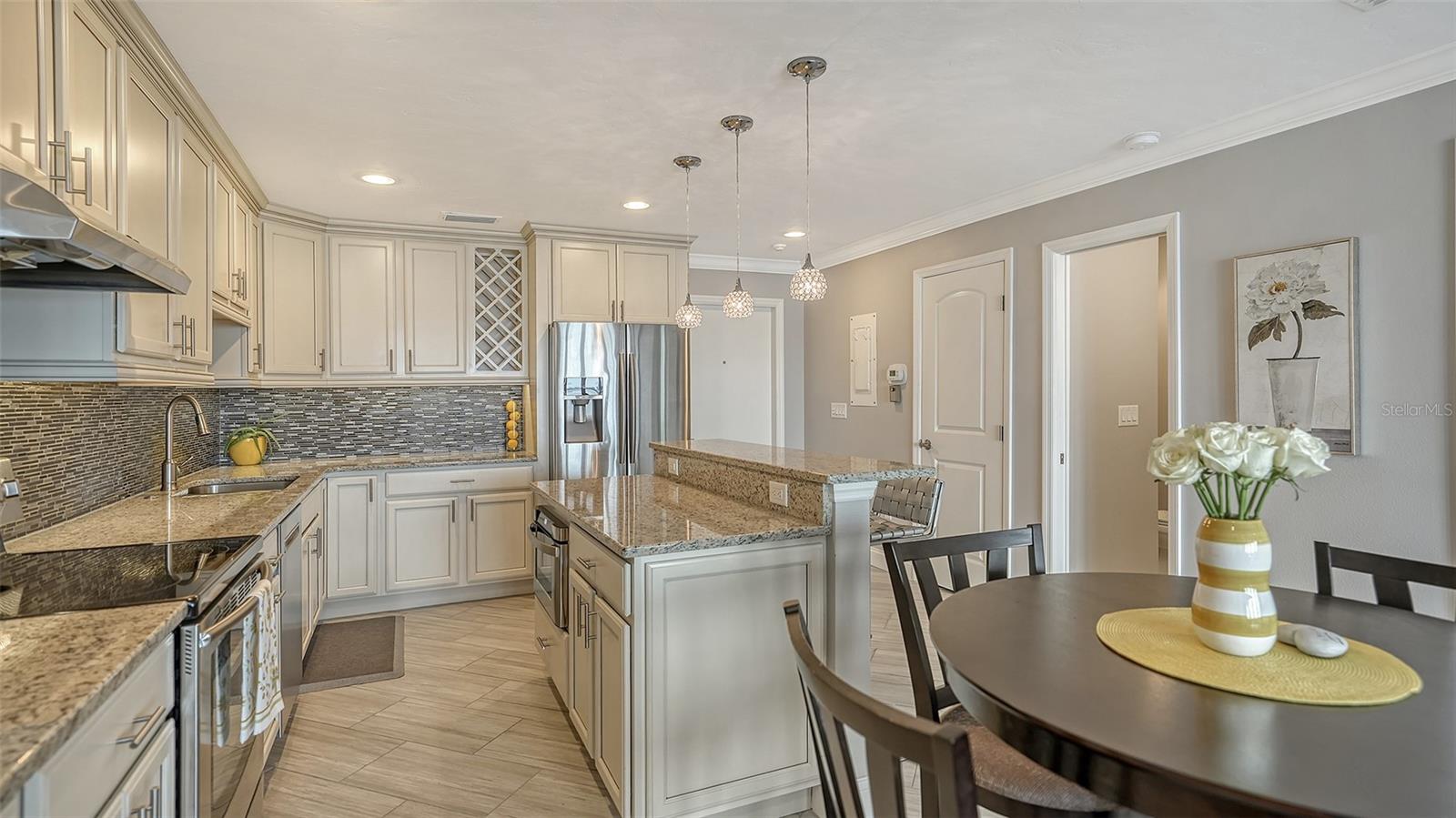 37 SUNSET DR #12, SARASOTA, FL, 34236