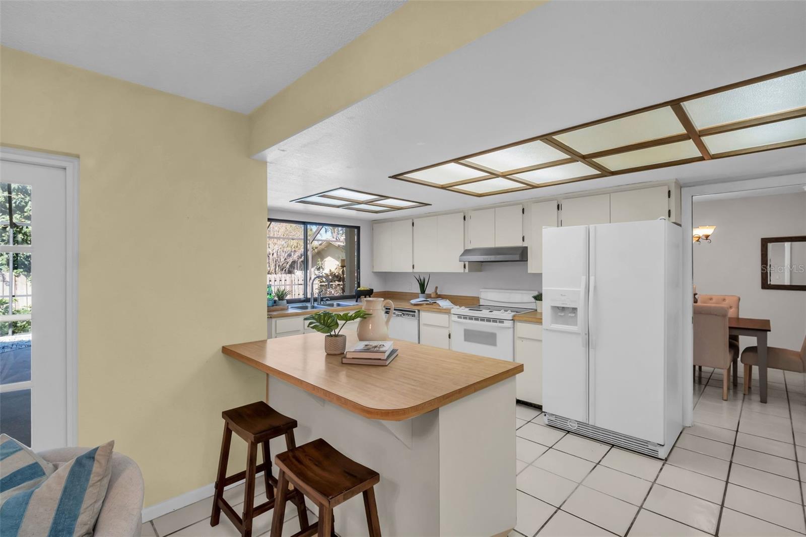 2462 INDIAN TRL E, PALM HARBOR, FL, 34683