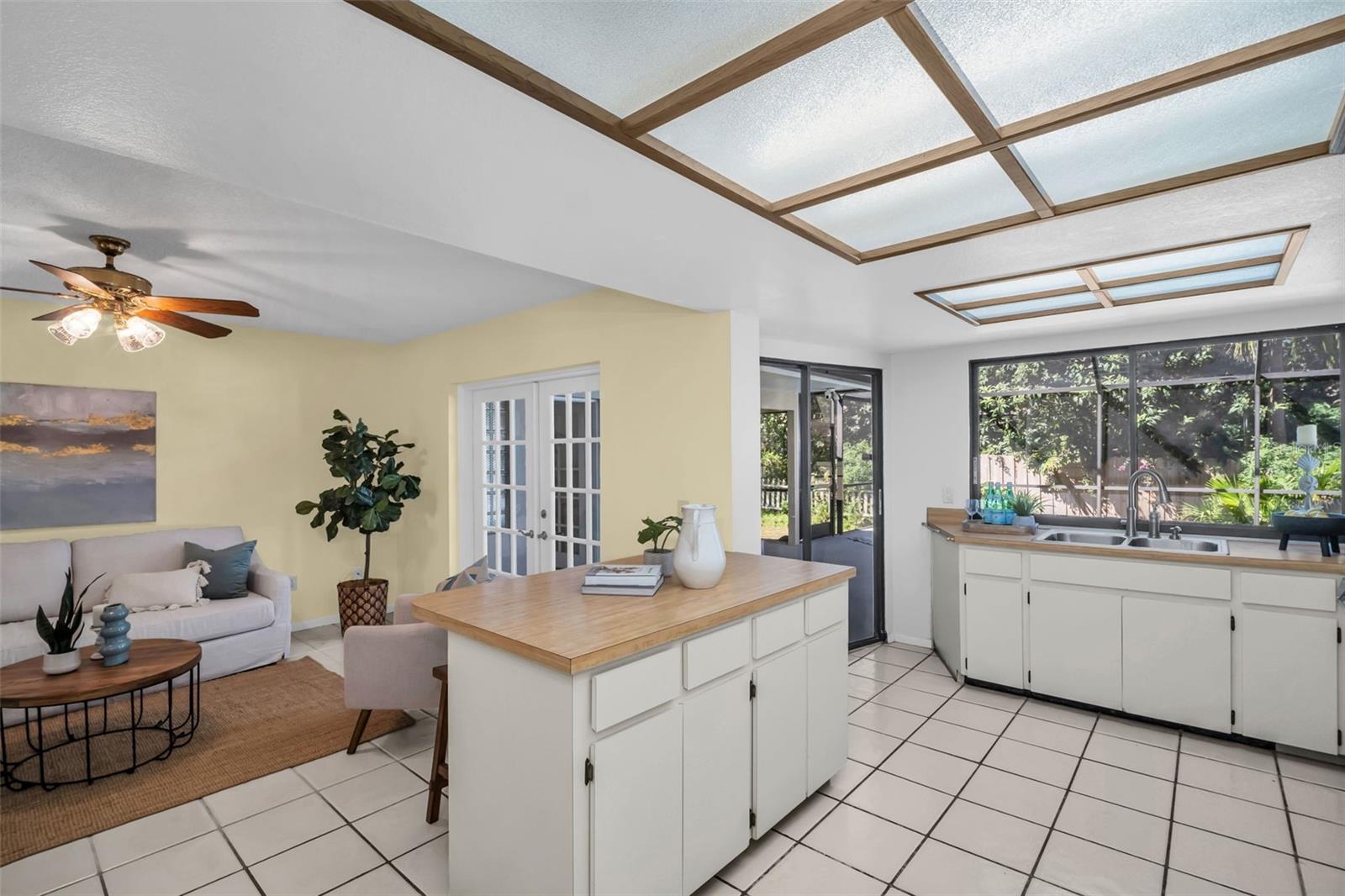 2462 INDIAN TRL E, PALM HARBOR, FL, 34683
